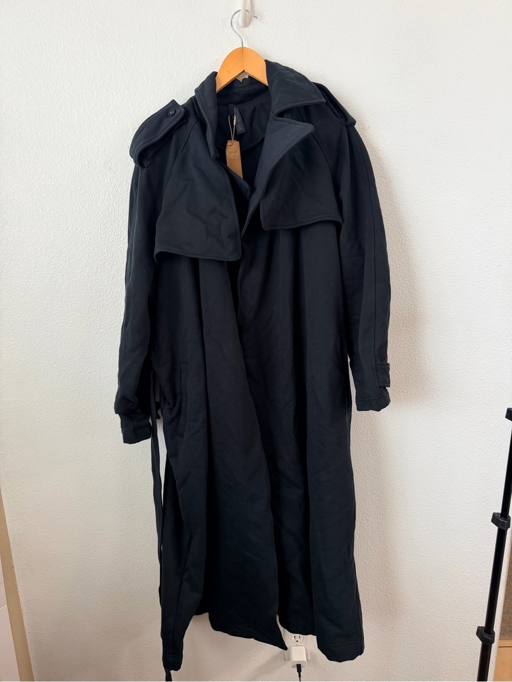 SKIMS Boyfriend Fleece Trench Coat Black Size XS  NWT Retail $248 - Picture 2 of 5